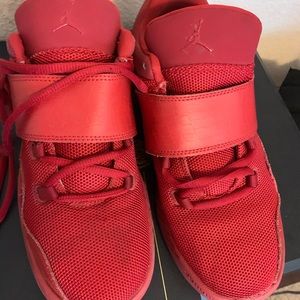 Boys sz 7 Air Jordan sneakers